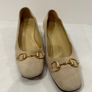 GUCCI LOAFERS WITH GOLD HORSEBIT IN TAUPE SUEDE
